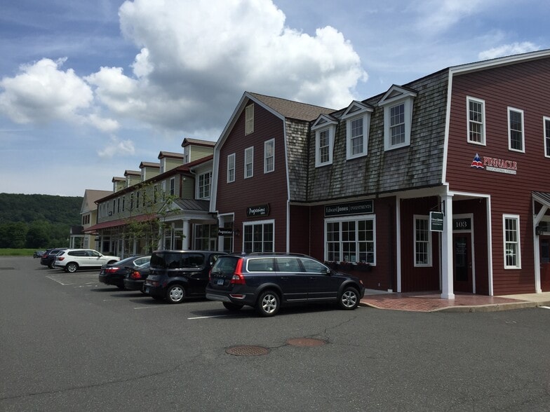 245 Amity Rd, Woodbridge, CT for lease - Primary Photo - Image 2 of 2