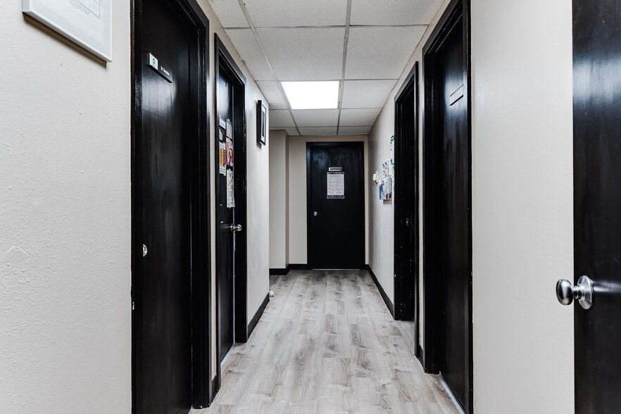 944 W 5th Ave, Eugene, OR for lease - Building Photo - Image 3 of 10