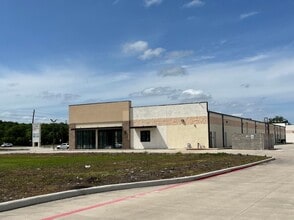 8421 FM 521 Rd, Rosharon, TX for lease Interior Photo- Image 1 of 1