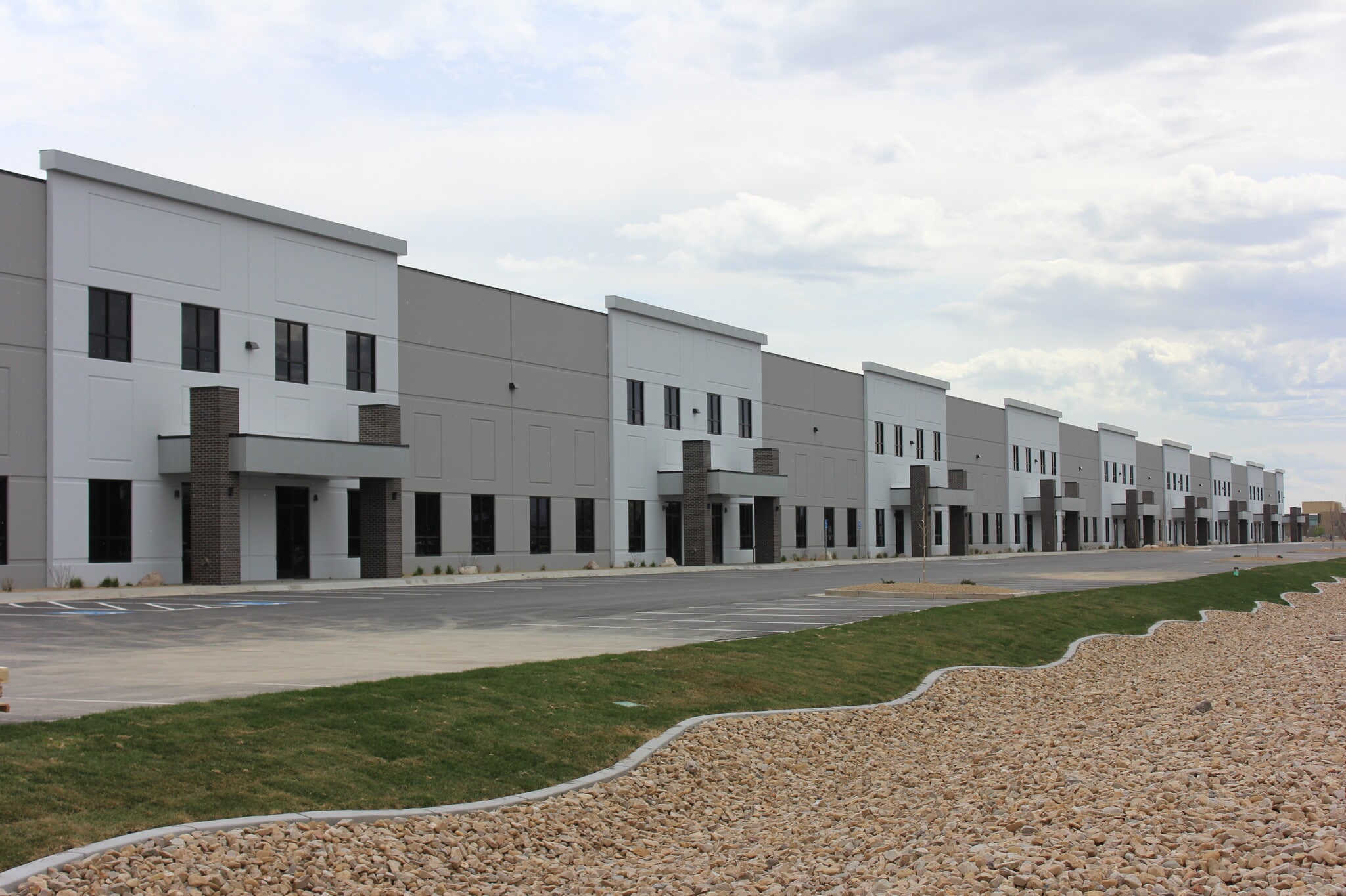 1250 N Flyer Way, Salt Lake City, UT for lease Primary Photo- Image 1 of 5