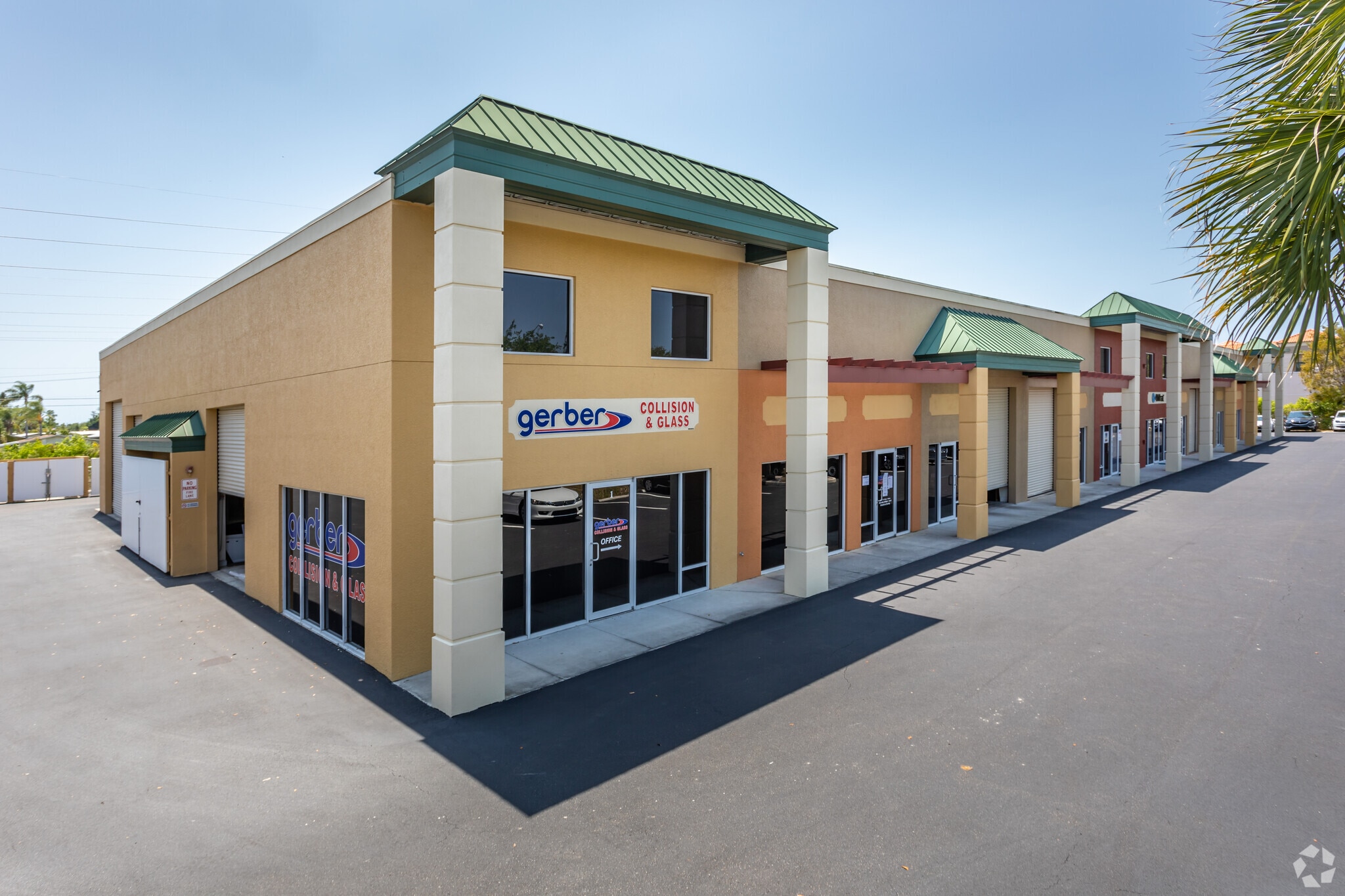 1030 Collier Center Way, Naples, FL for lease Primary Photo- Image 1 of 6