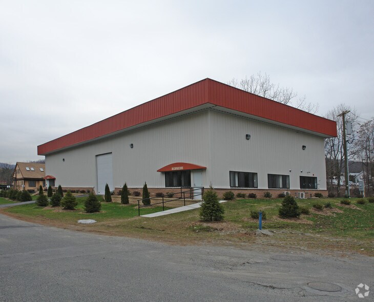 1 Corporate Dr, Peekskill, NY for lease - Primary Photo - Image 1 of 5