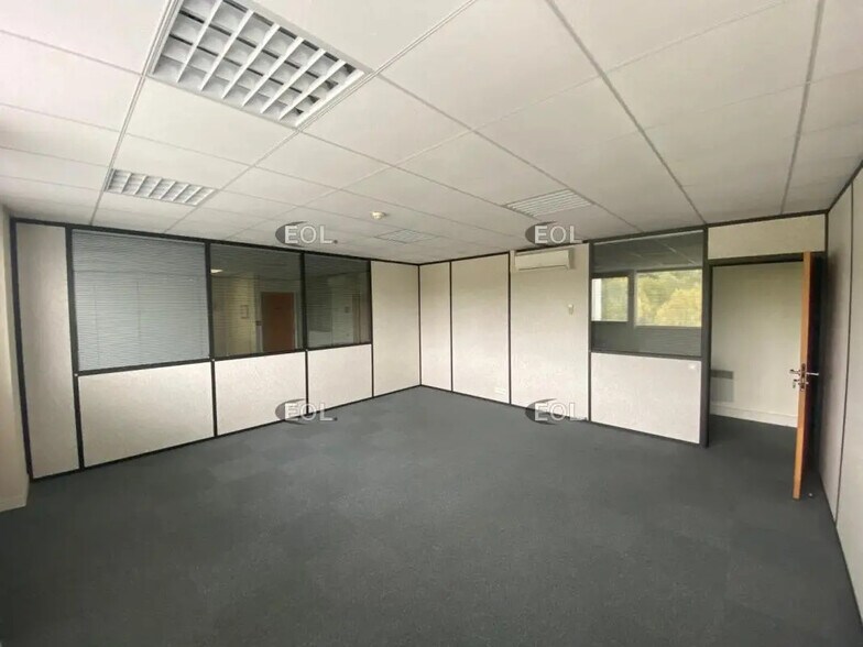 Industriel dans Lieusaint à louer - Photo intérieure - Image 3 de 11