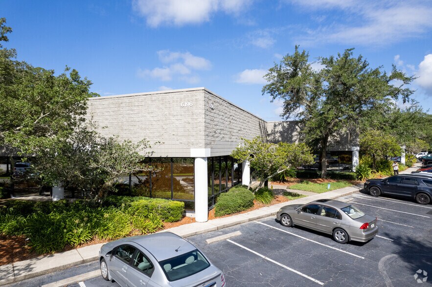 6196 Lake Gray Blvd, Jacksonville, FL à louer - Photo du bâtiment - Image 3 de 7