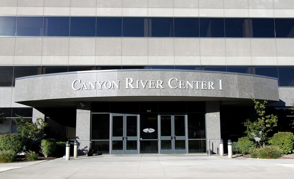 727 N 1550 E, Orem, UT à louer - Photo du bâtiment - Image 2 de 5