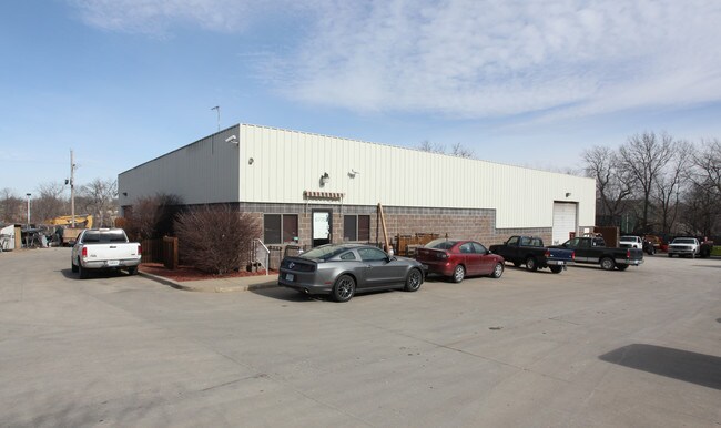 More details for 6770 W 152nd Ter, Overland Park, KS - Industrial for Lease