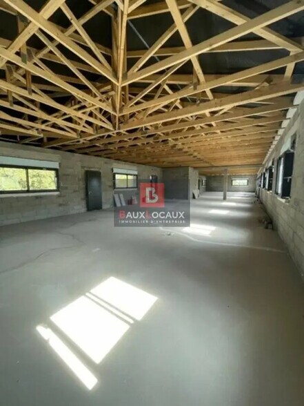 Bureau dans Cavaillon à louer - Photo du bâtiment - Image 3 de 8