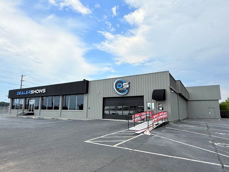 2660 S Mendenhall Rd, Memphis, TN à vendre - Photo du bâtiment - Image 1 de 31