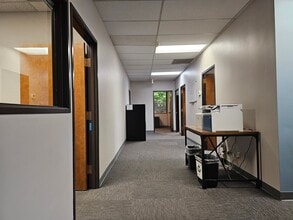 8565 SW Salish Ln, Wilsonville, OR for lease Interior Photo- Image 1 of 10