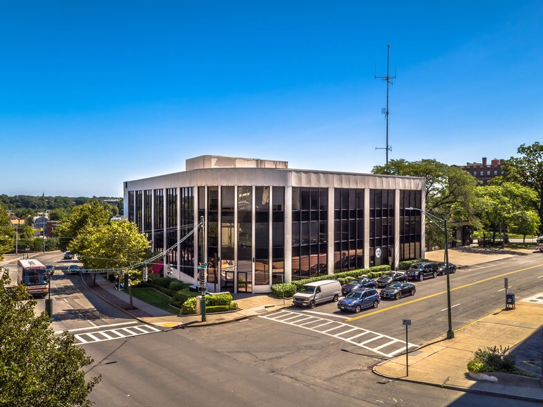 140 Huguenot St, New Rochelle, NY à louer - Autre - Image 1 de 4