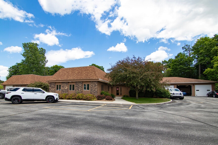N6277 Highway 67, Plymouth, WI for lease - Building Photo - Image 2 of 2
