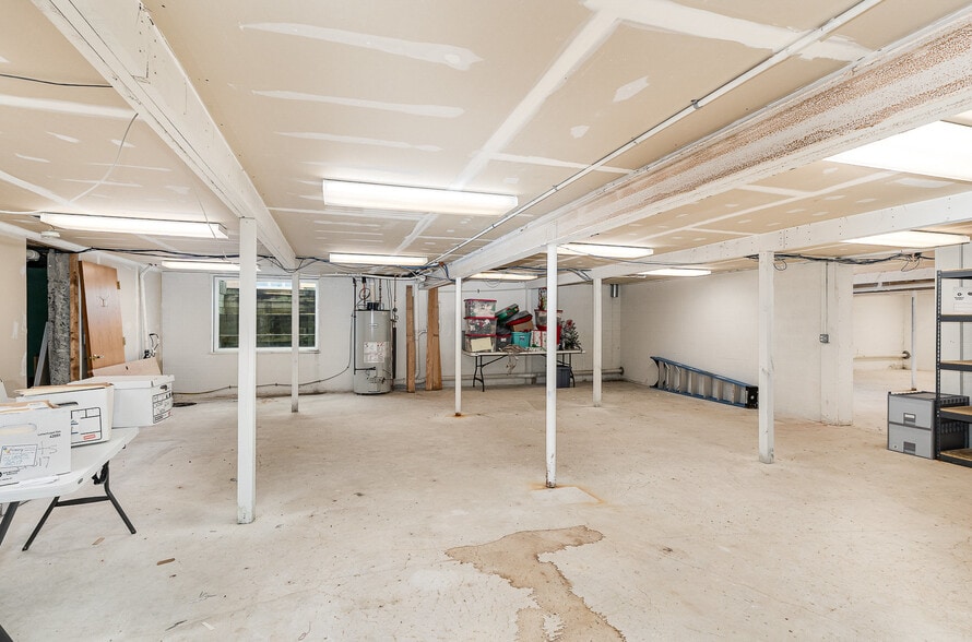 635 N Center Rd, Saginaw, MI for lease - Building Photo - Image 2 of 24