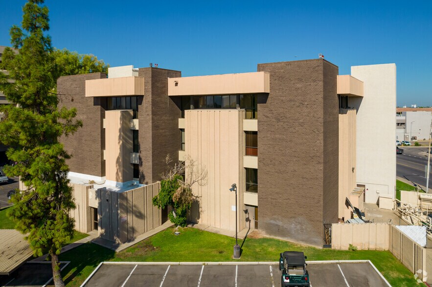 515 W Buckeye Rd, Phoenix, AZ à louer - Photo du bâtiment - Image 1 de 5