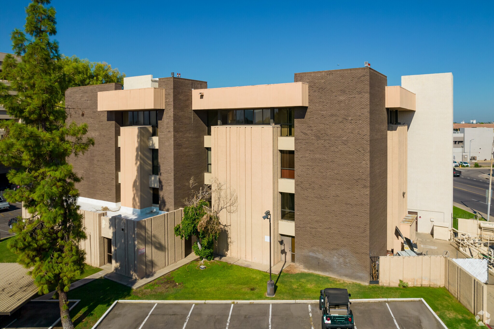 515 W Buckeye Rd, Phoenix, AZ à louer Photo du bâtiment- Image 1 de 6