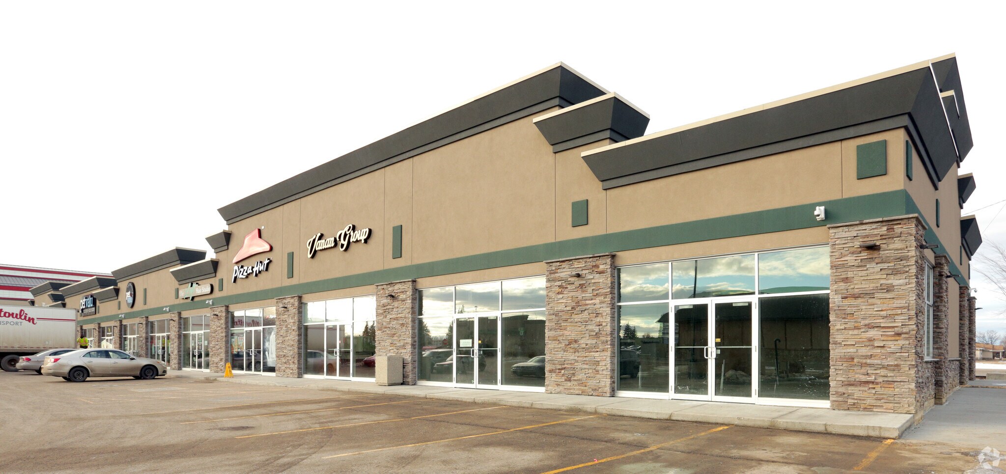 4410 48th St, Stony Plain, AB for sale Primary Photo- Image 1 of 1