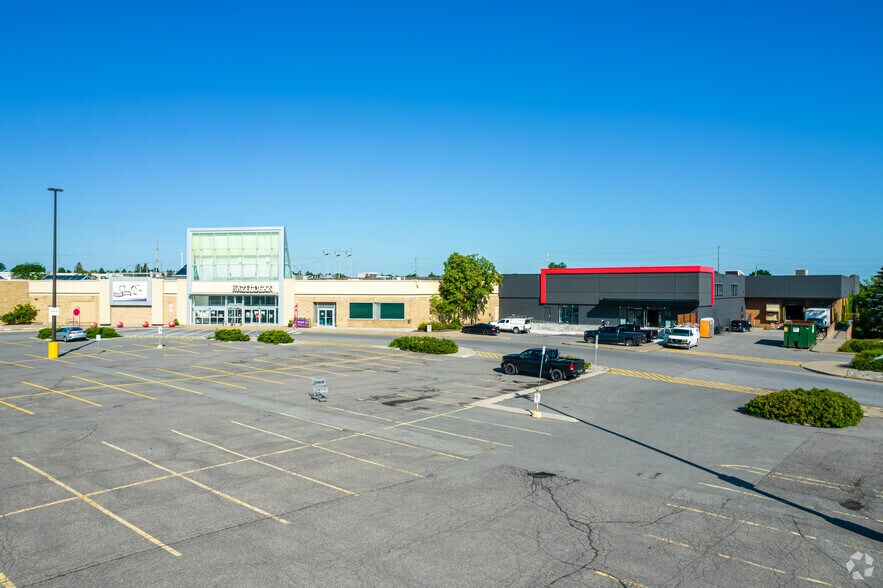 300 Eagleson Rd, Ottawa, ON for lease - Building Photo - Image 2 of 11