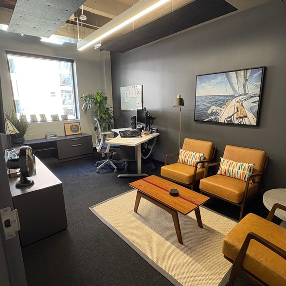 44 S Vail Ave, Arlington Heights, IL for lease - Interior Photo - Image 3 of 28