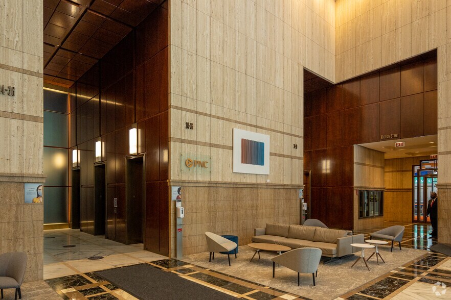 1 N Franklin St, Chicago, IL à louer - Hall d’entrée - Image 2 de 19