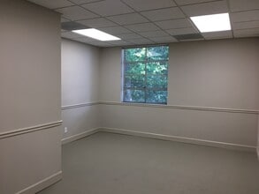 3133 Maple Dr NE, Atlanta, GA for lease Interior Photo- Image 2 of 2