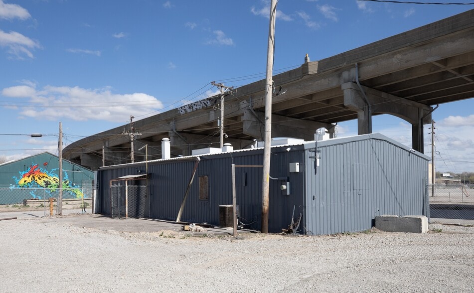 200 Central Ave, Kansas City, KS for lease - Building Photo - Image 2 of 2