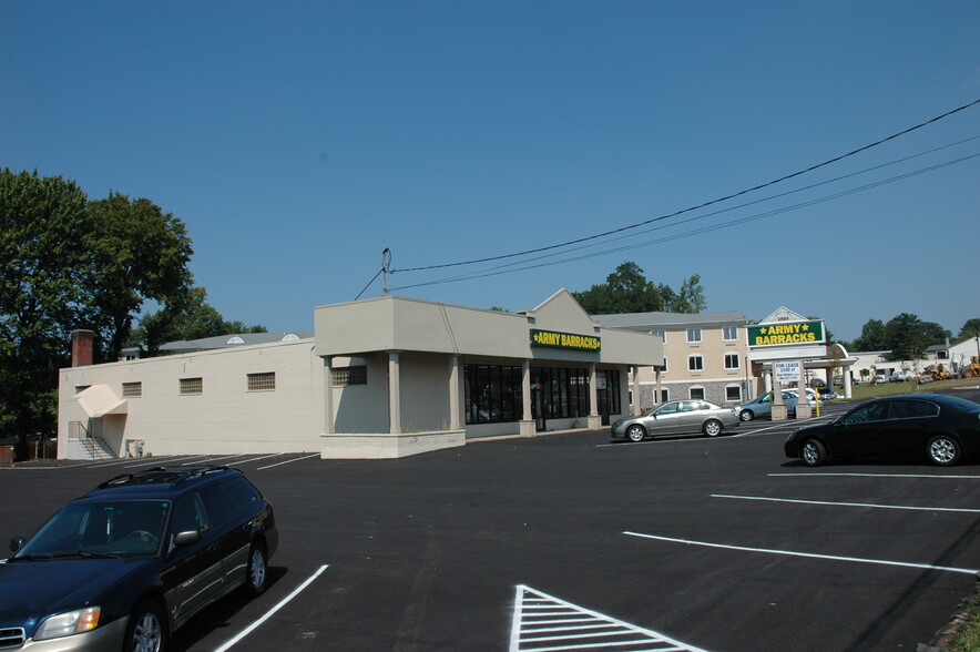 2585 Berlin Tpke, Newington, CT for lease - Building Photo - Image 1 of 2