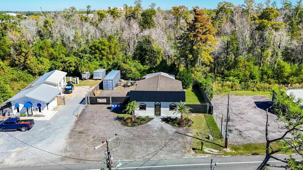726 Airport Rd, Panama City, FL à louer - Photo du bâtiment - Image 3 de 24