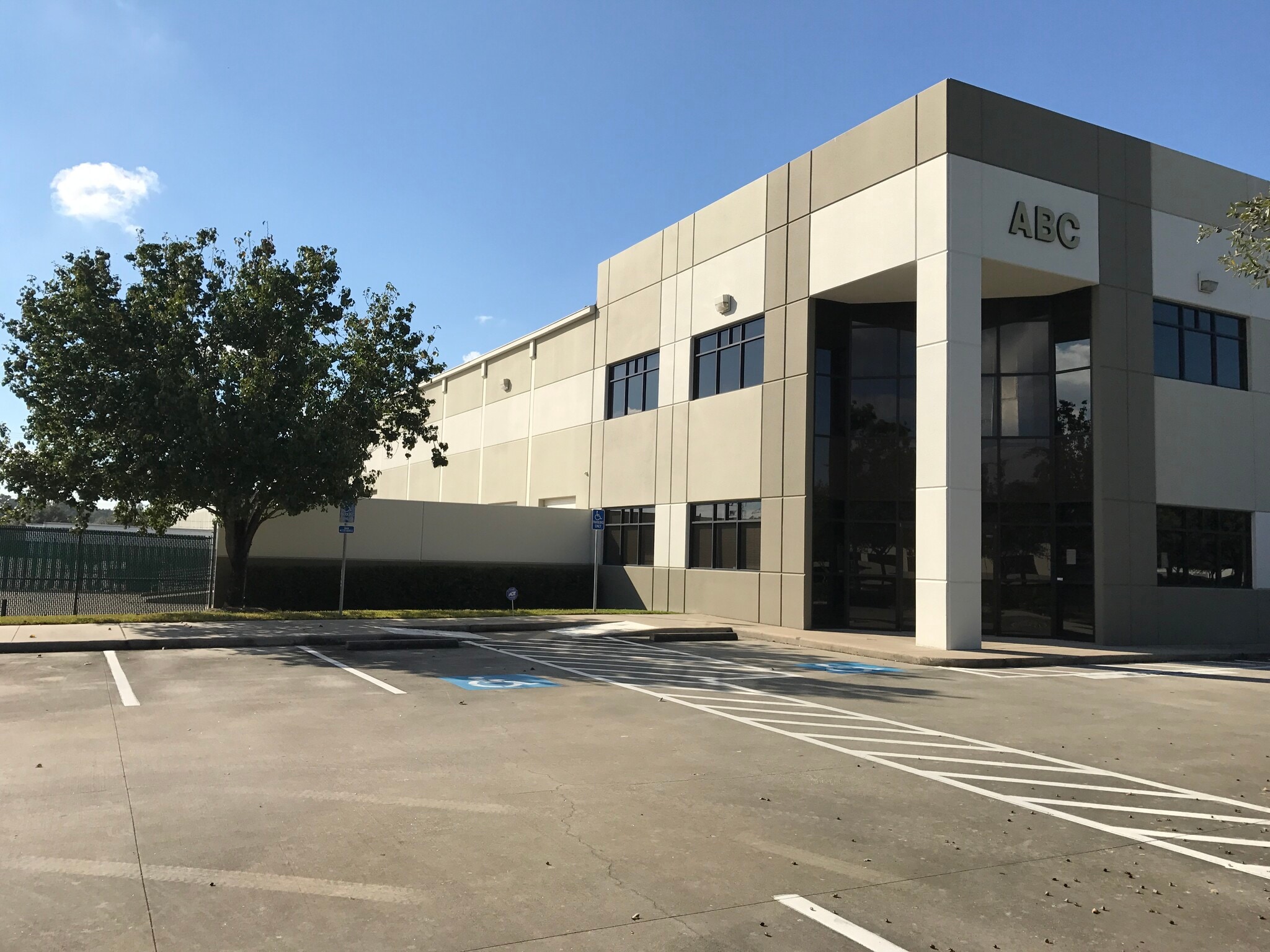 Beltway 8 @ JFK Blvd, Houston, TX à louer Photo du bâtiment- Image 1 de 4