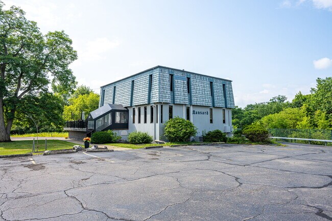 Plus de détails pour 3365 Abbott Rd, Orchard Park, NY - Commerce de détail à vendre