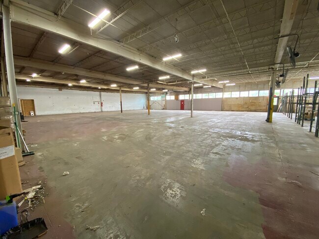 Plus de détails pour 899 Maple St, Lock Haven, PA - Industriel à louer