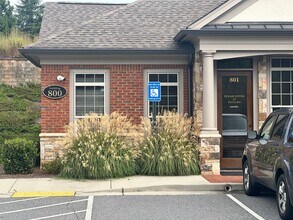 514 W Maple St, Cumming, GA for lease Interior Photo- Image 1 of 15