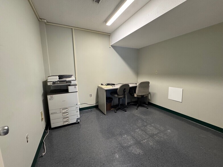 5104 42 Av, Lloydminster, SK à louer - Photo intérieure - Image 2 de 9