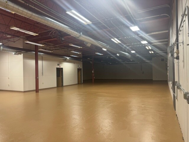 450 Weaver St, Winooski, VT à louer - Photo du bâtiment - Image 2 de 9