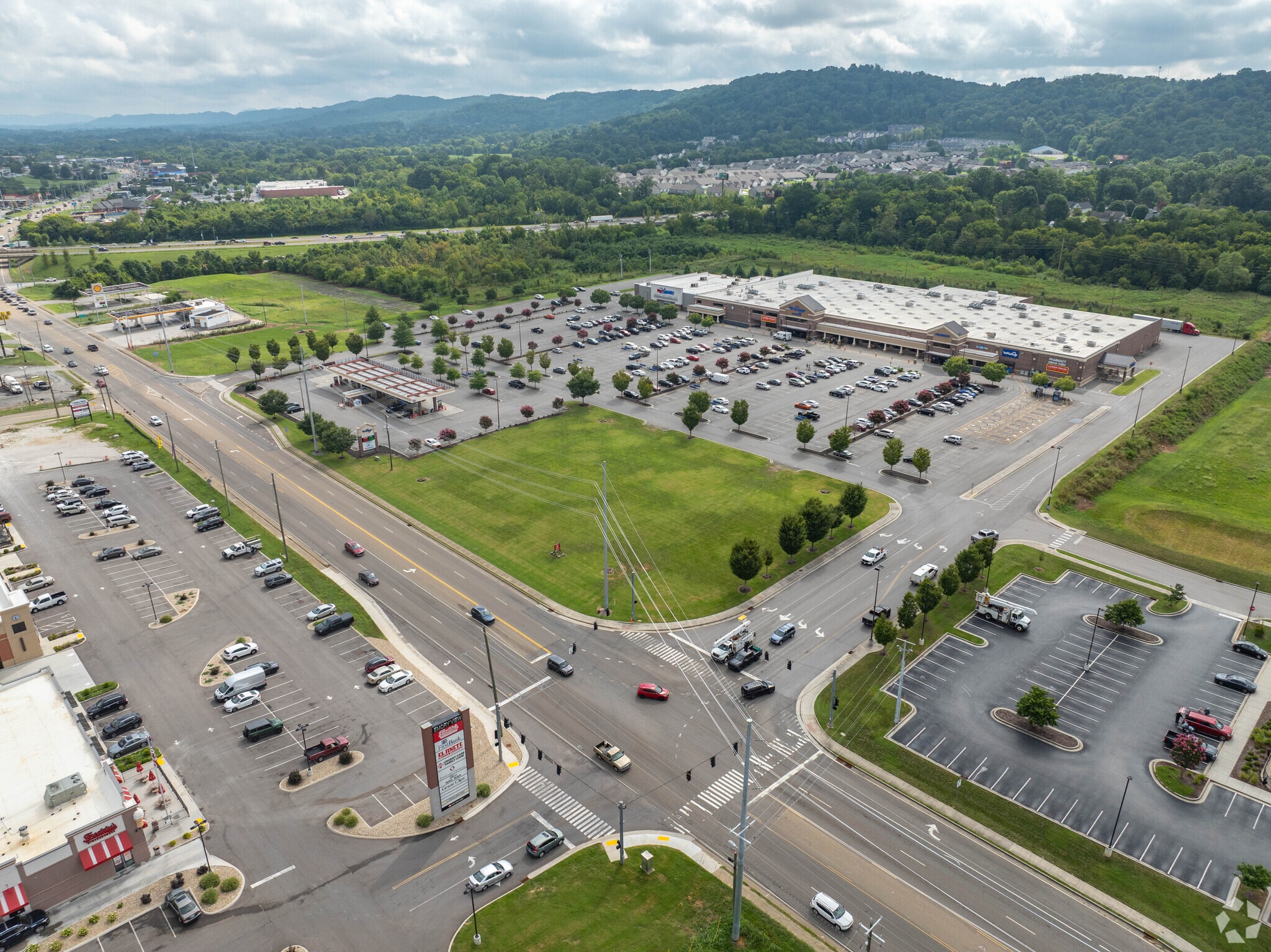 224 E Emory Rd, Powell, TN for lease Primary Photo- Image 1 of 2