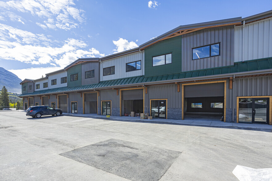 100 Alpine Mdws, Canmore, AB for lease - Building Photo - Image 2 of 2