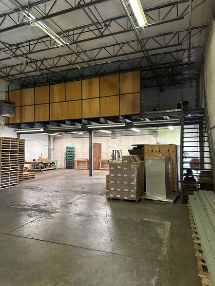 126 New Pace Rd, Newcomerstown, OH for sale - Interior Photo - Image 2 of 11