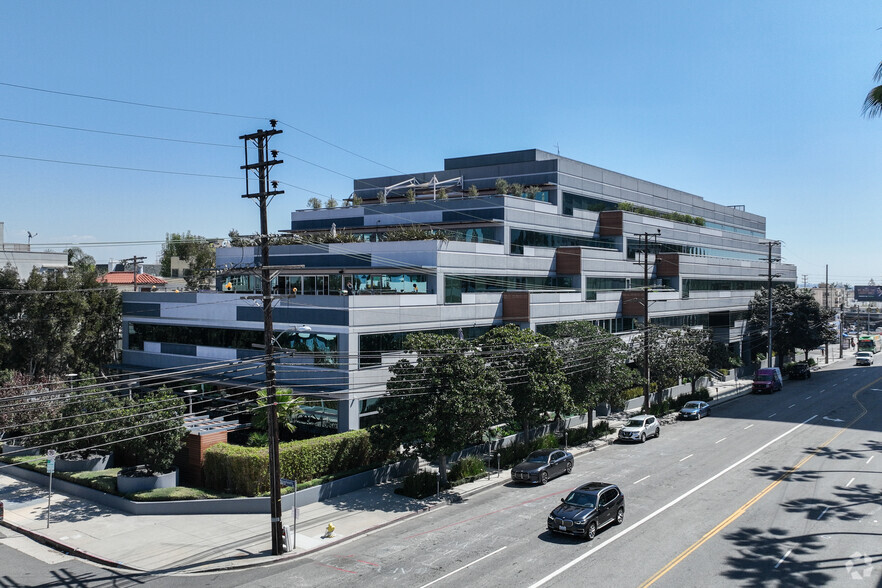 1640 S Sepulveda Blvd, Los Angeles, CA à louer - Photo principale - Image 1 de 19