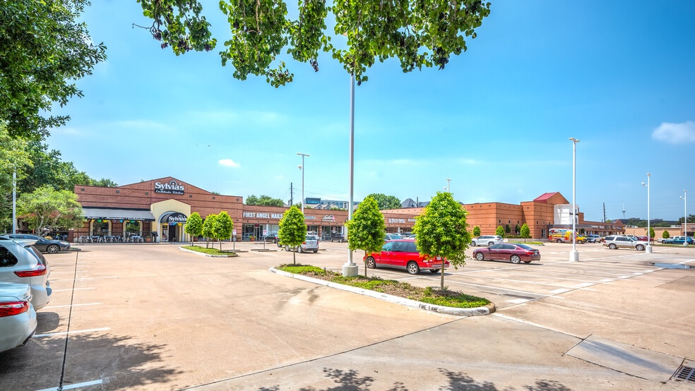 6531-6543 Woodway Dr, Houston, TX for lease - Building Photo - Image 2 of 10
