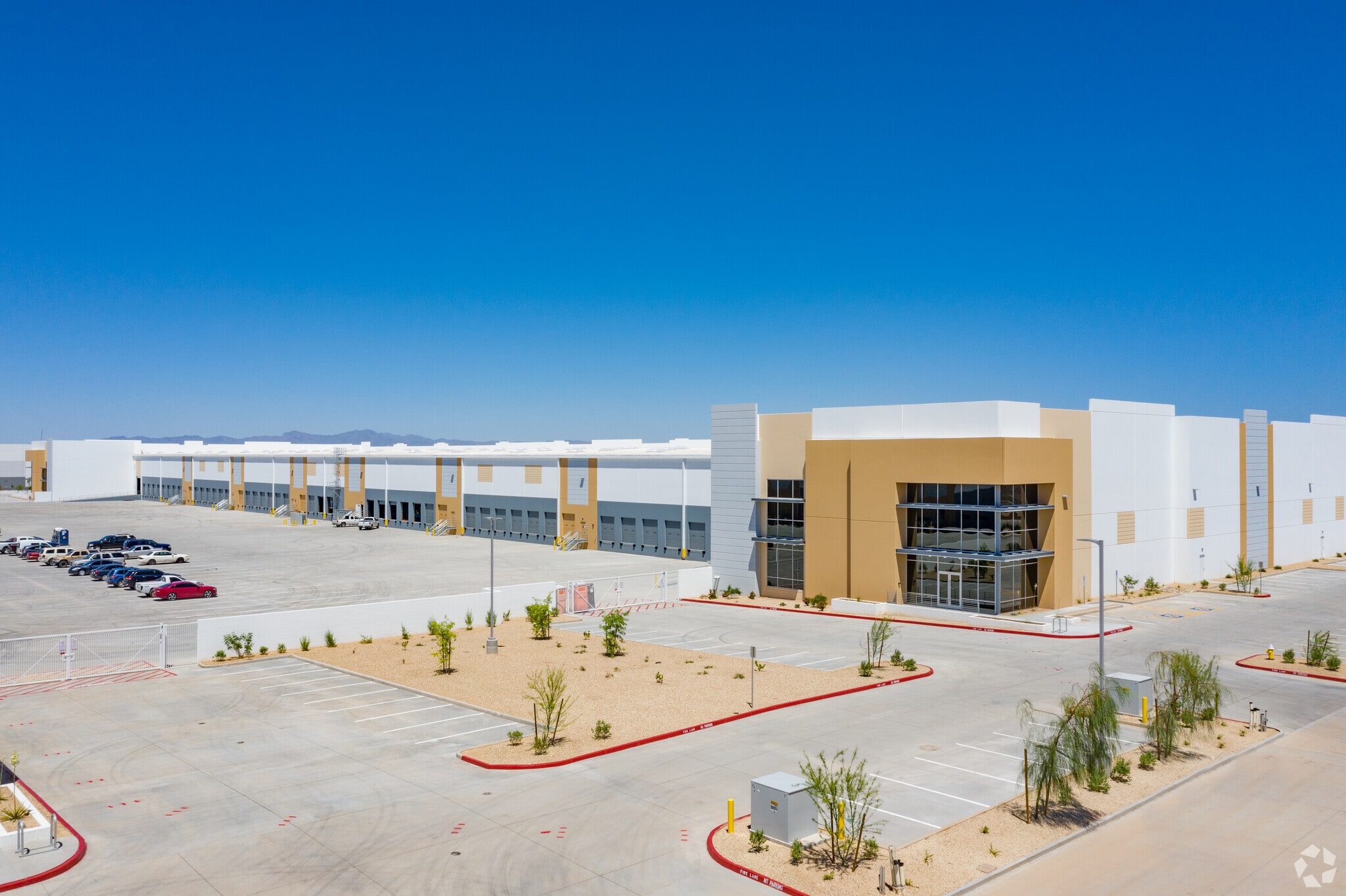 7825 W Buckeye Rd, Phoenix, AZ for lease Primary Photo- Image 1 of 4