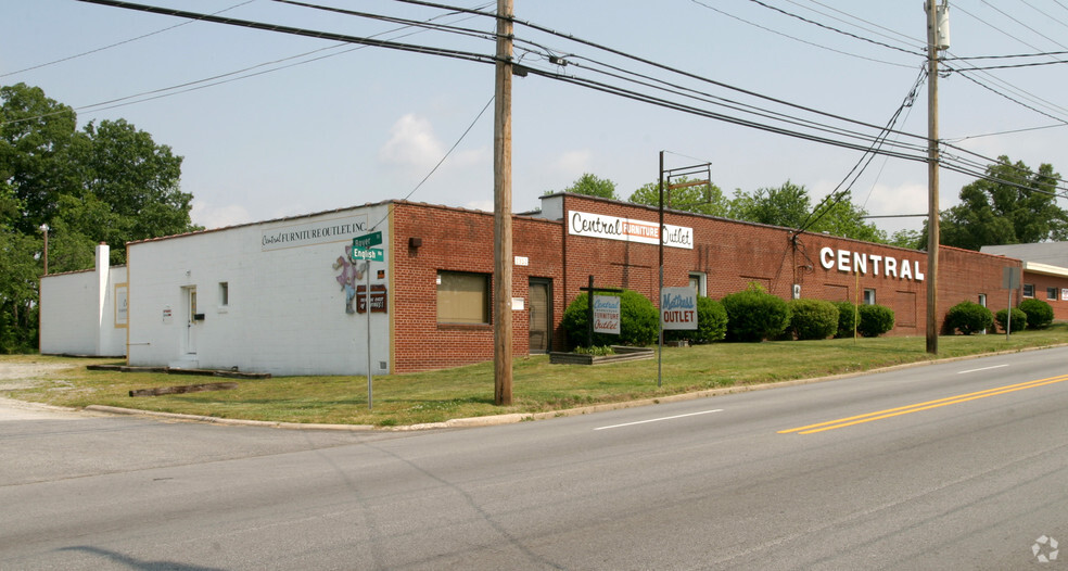 2352 W English Rd, High Point, NC for lease - Primary Photo - Image 1 of 12