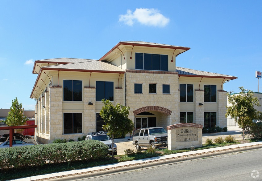 11010 Coachlight Rd, San Antonio, TX à louer - Photo du bâtiment - Image 1 de 5