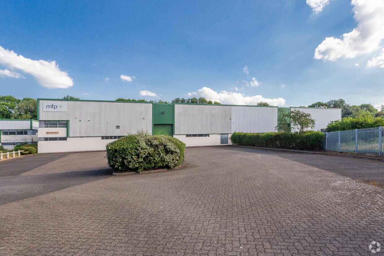 31-32 Lyveden Rd, Northampton for lease Building Photo- Image 1 of 1