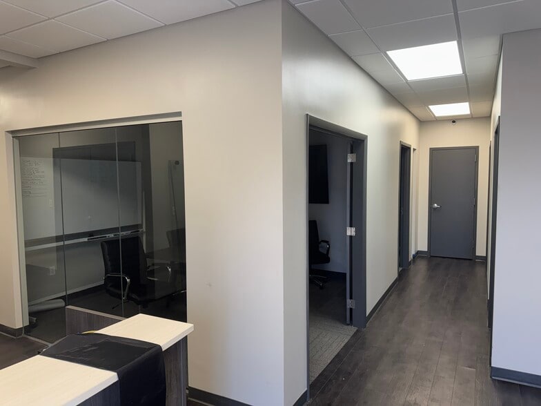 5037 Cleveland St, Virginia Beach, VA for lease - Interior Photo - Image 2 of 14