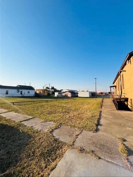 104 W Walnut Ave, Seminole, OK à vendre - Photo du bâtiment - Image 3 de 12