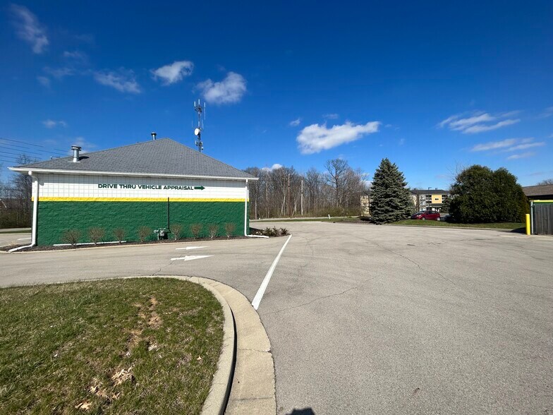 8530 Center Run Dr, Indianapolis, IN à vendre - Photo du bâtiment - Image 2 de 11