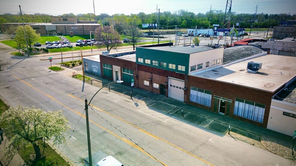 519-529 E William St, Decatur, IL à vendre - Photo du bâtiment - Image 2 de 6