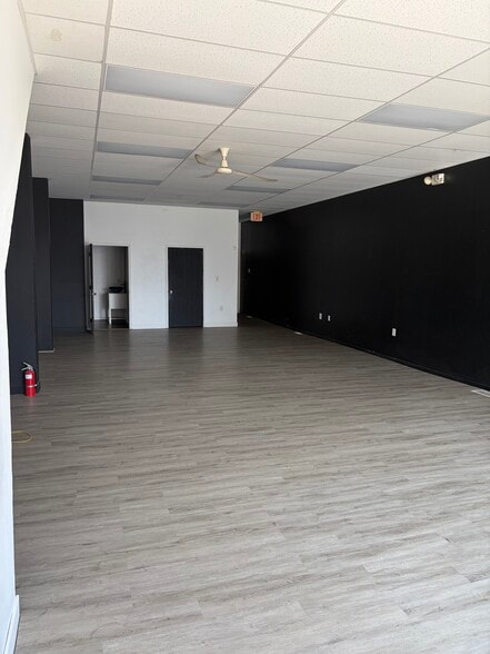 1600-1610 6th Ave, Des Moines, IA for lease - Interior Photo - Image 2 of 8