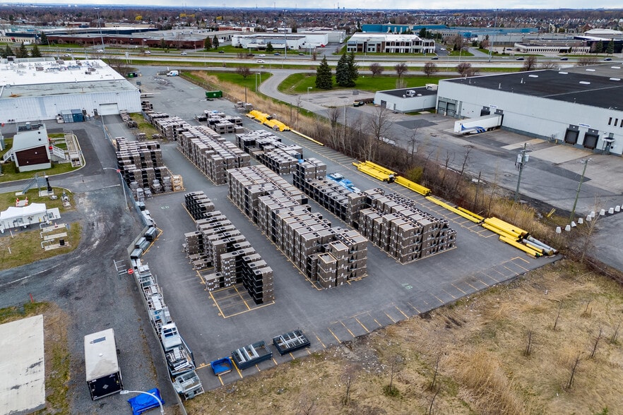 1350 Rue Nobel, Boucherville, QC à louer - Photo du bâtiment - Image 2 de 13