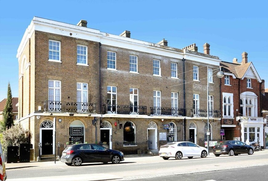 25 High St, High Wycombe à louer - Photo du bâtiment - Image 2 de 16