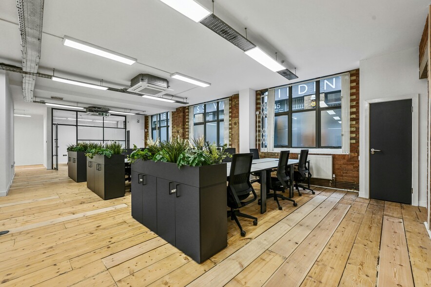 16-24 Underwood St, London for lease - Building Photo - Image 3 of 9