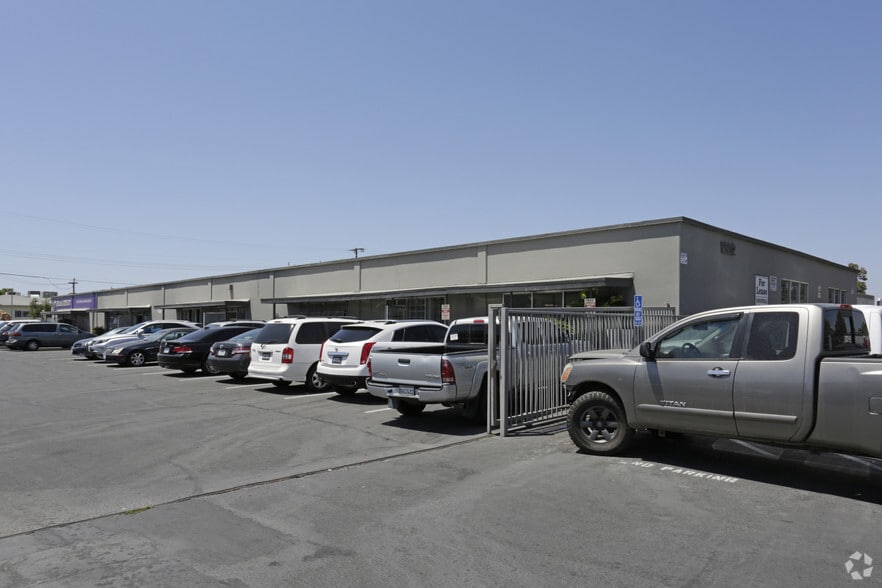 1602 N Susan St, Santa Ana, CA for sale - Building Photo - Image 2 of 4